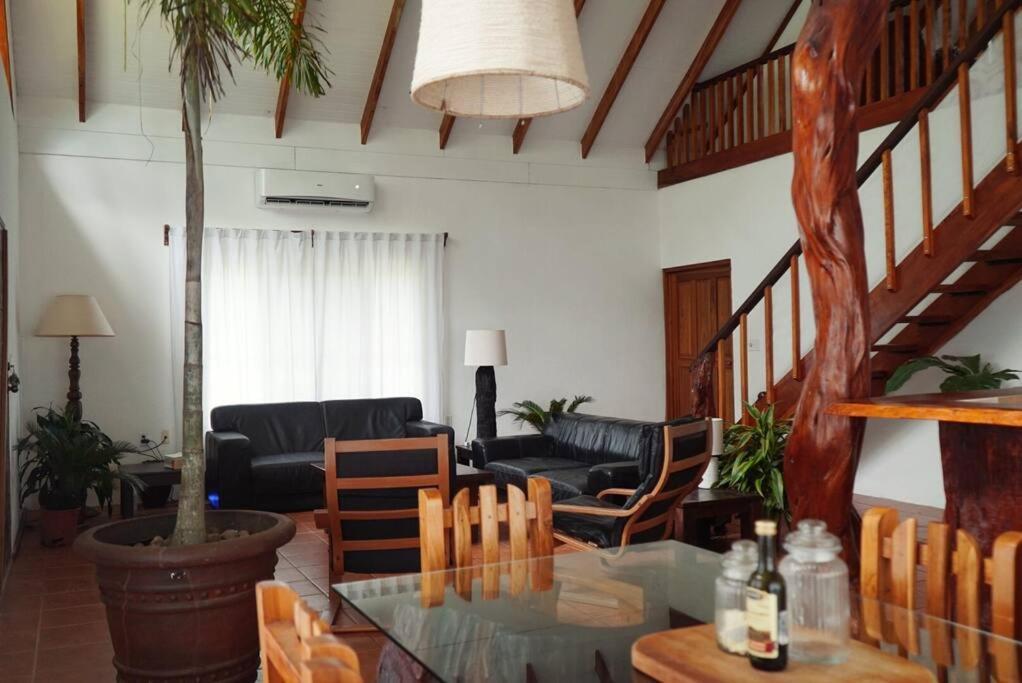 Casa Moes Cahuita Exterior foto